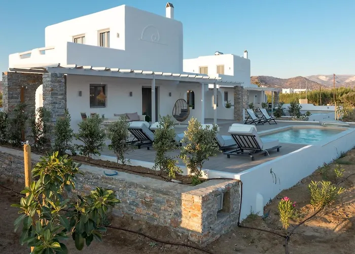 Isalos Naxos * Naxos City