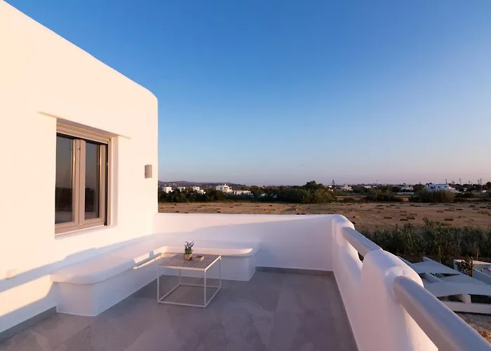 Isalos Naxos * Naxos City