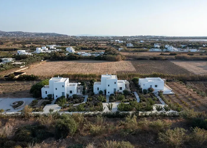 Isalos Naxos * Naxos City